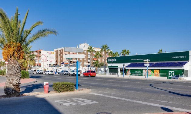 Rynek wtórny - Bungalow -
Torrevieja - Playa de los Naufragos