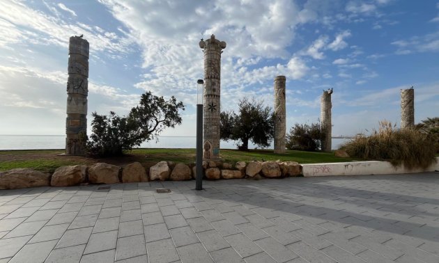 Rynek wtórny - Mieszkanie w bloku -
Torrevieja - Playa del Cura