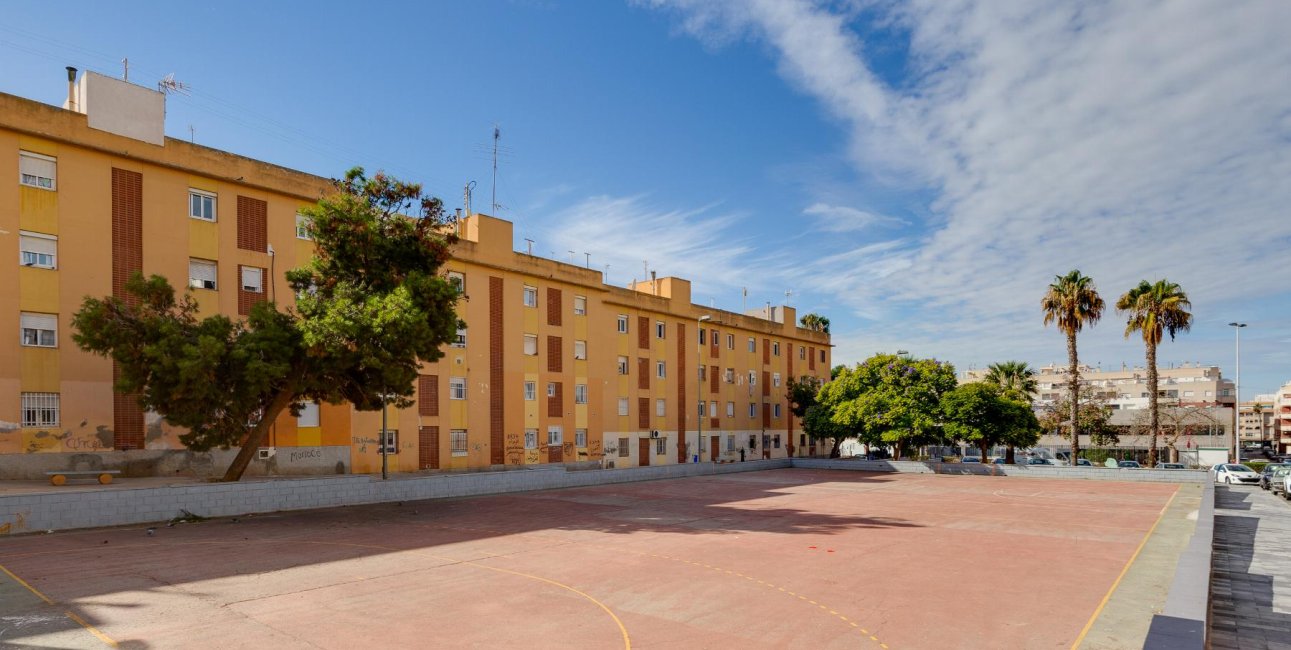 Rynek wtórny - Mieszkanie w bloku -
Torrevieja - Centro