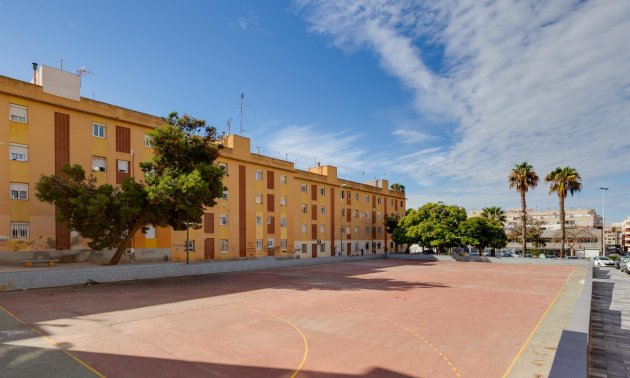 Rynek wtórny - Mieszkanie w bloku -
Torrevieja - Centro