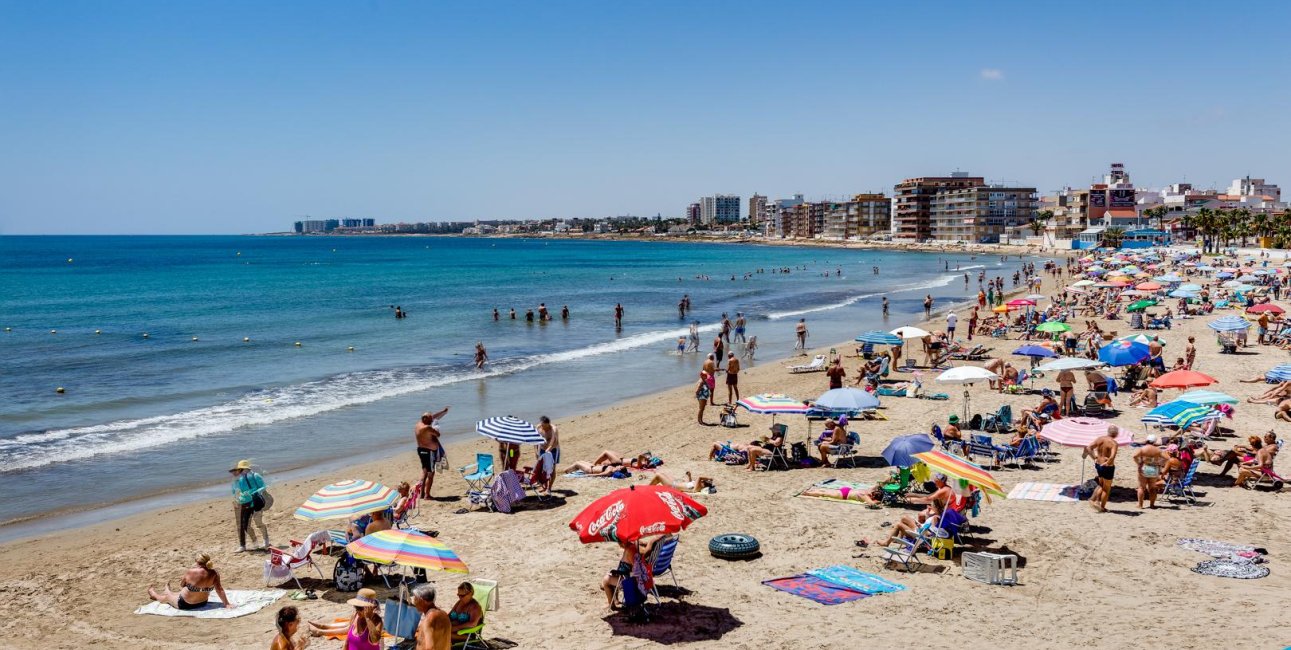 Rynek wtórny - Mieszkanie w bloku -
Torrevieja - Playa de los Naufragos