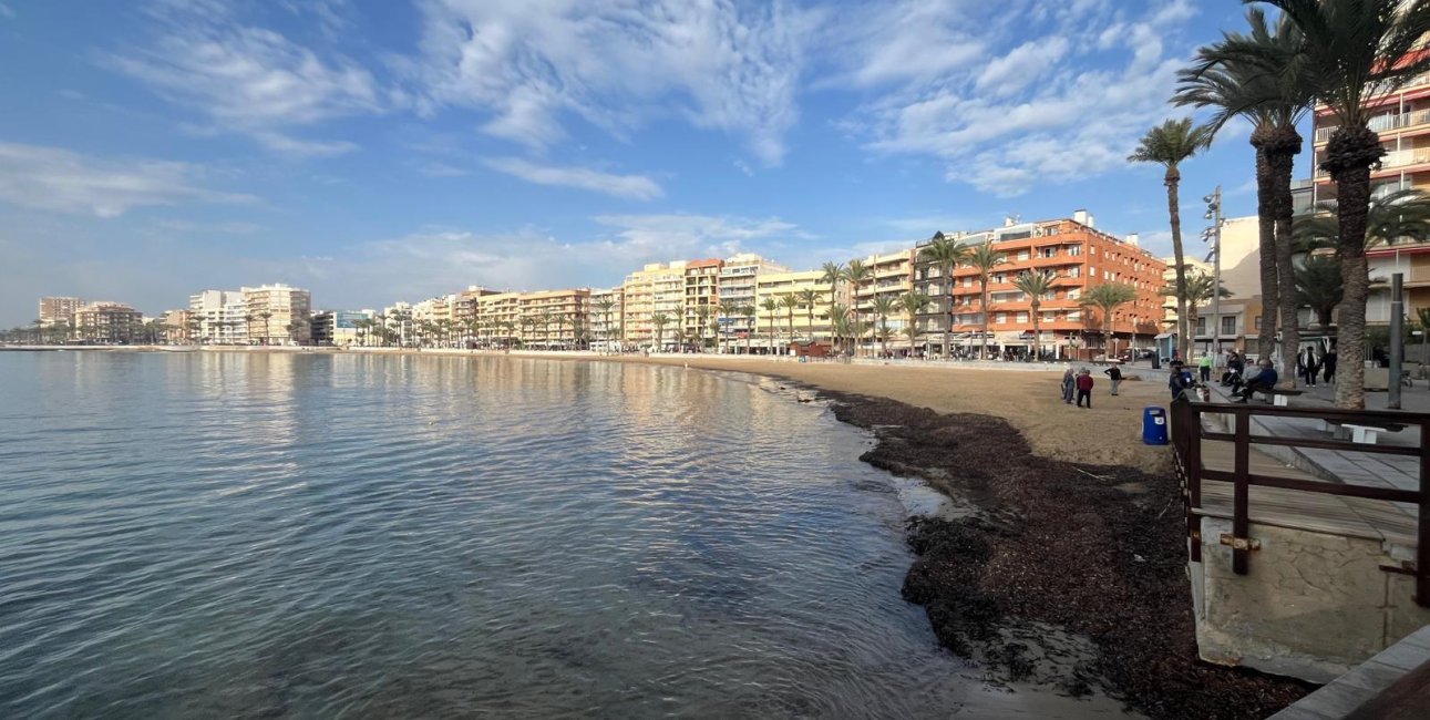 Rynek wtórny - Mieszkanie w bloku -
Torrevieja - Playa del Cura