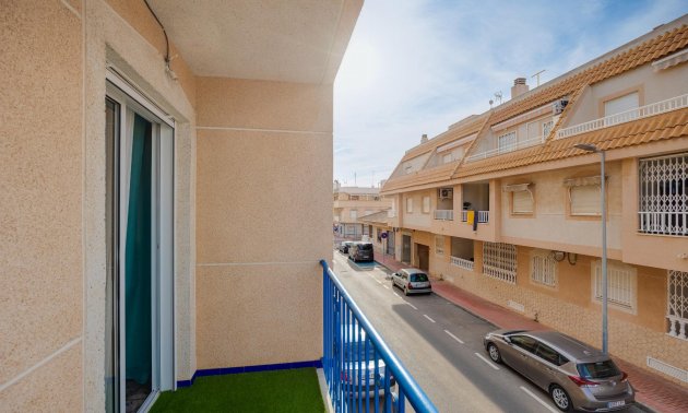 Rynek wtórny - Mieszkanie w bloku -
Torrevieja - PLAYA NAUFRAGOS