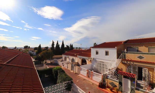 Rynek wtórny - Kamienica -
Torrevieja - El Chaparral