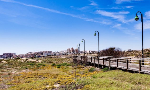 Rynek wtórny - Mieszkanie w bloku -
Torrevieja - Torreblanca