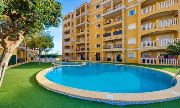 Resale - Apartment / flat -
Torrevieja - Torreblanca