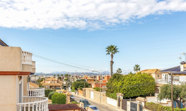 Rynek wtórny - Kamienica -
Torrevieja - Aguas Nuevas