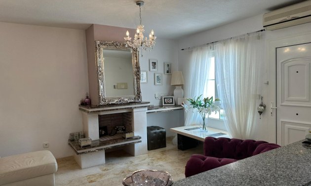 Resale - Bungalow -
Orihuela Costa