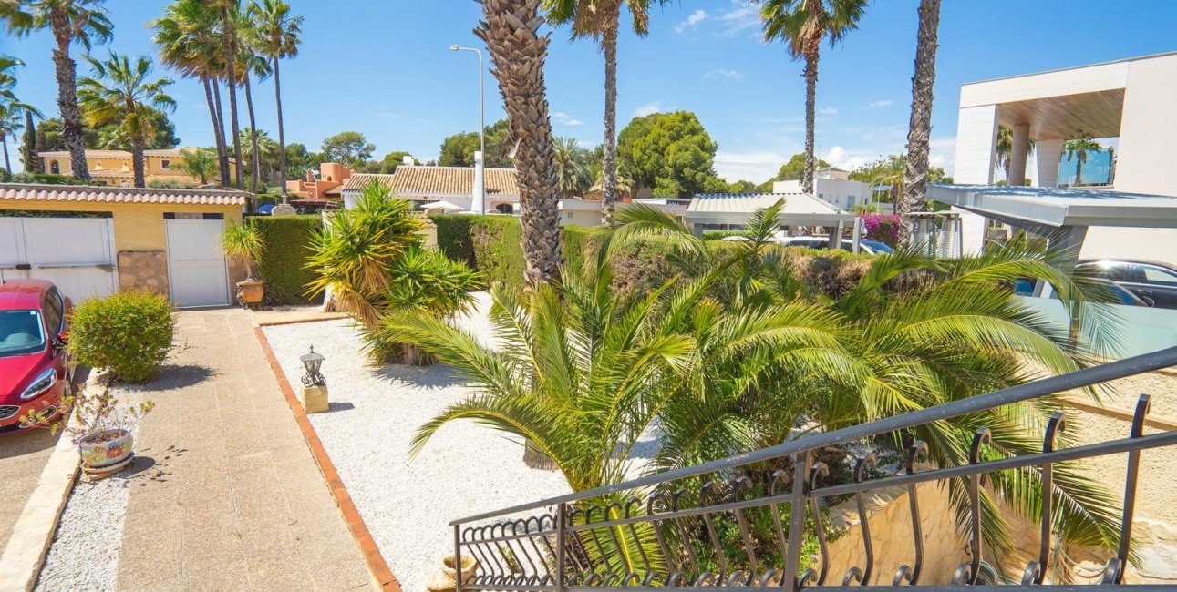 Rynek wtórny - Willa -
Orihuela Costa - Villamartín