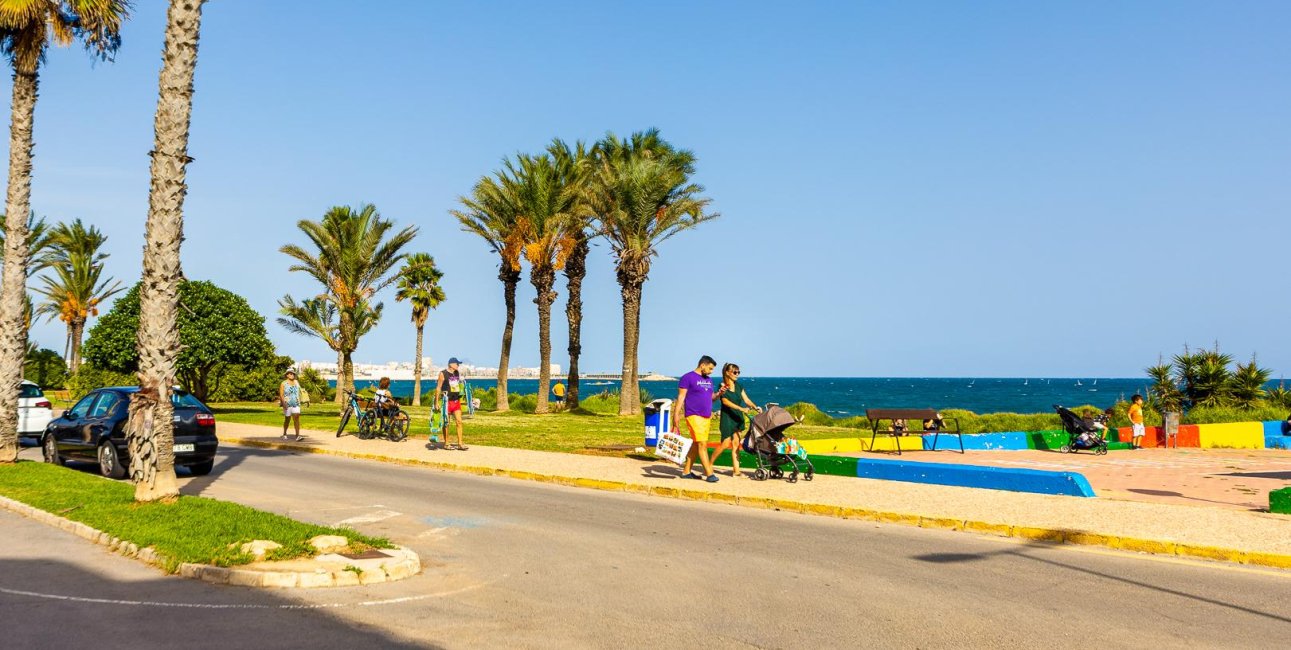 Rynek wtórny - Mieszkanie w bloku -
Torrevieja - La Veleta