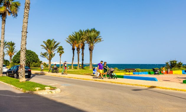 Rynek wtórny - Mieszkanie w bloku -
Torrevieja - La Veleta