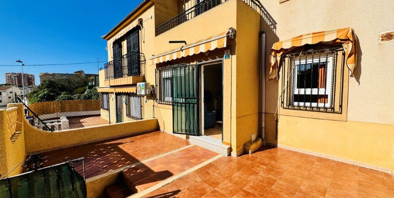 Resale - Duplex -
Torrevieja - La Rosaleda