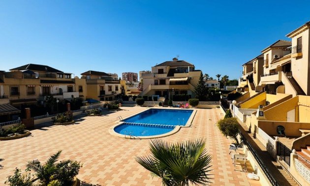 Resale - Duplex -
Torrevieja - La Rosaleda