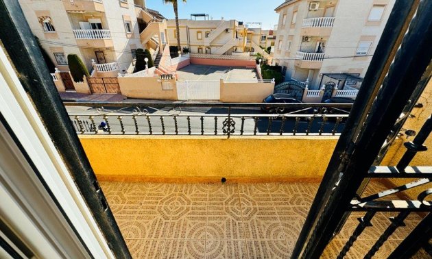 Resale - Duplex -
Torrevieja - La Rosaleda