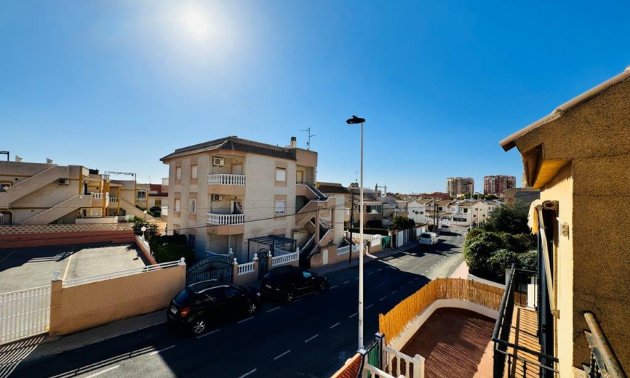 Resale - Duplex -
Torrevieja - La Rosaleda