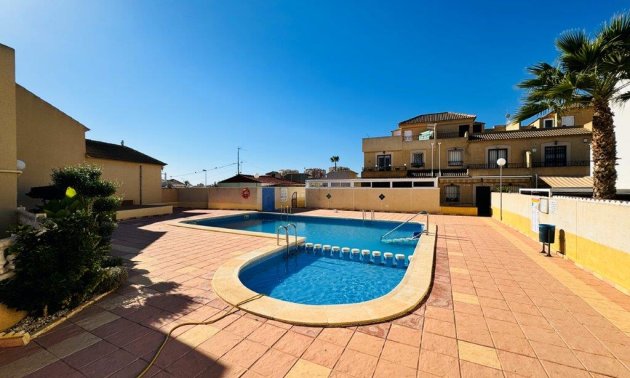 Resale - Duplex -
Torrevieja - La Rosaleda