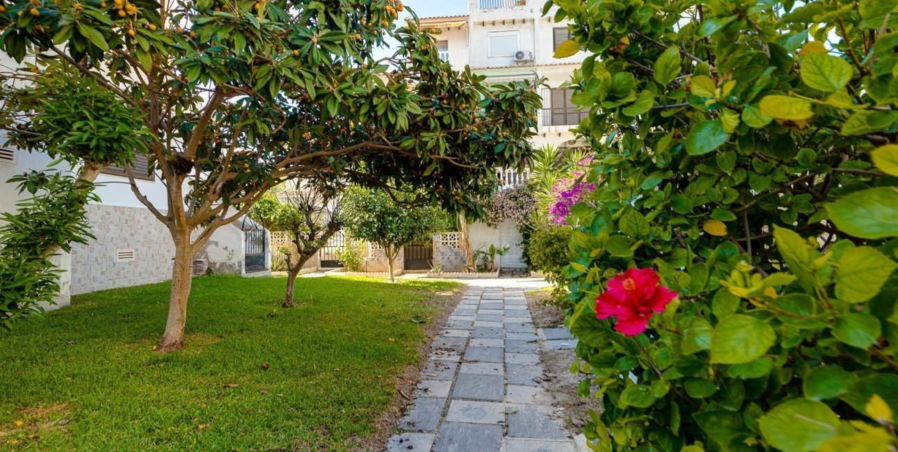 Rynek wtórny - Ático Dúplex -
Torrevieja - Calas blanca