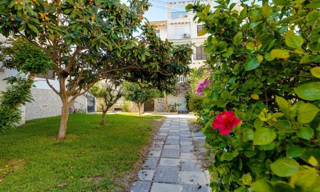 Rynek wtórny - Ático Dúplex -
Torrevieja - Calas blanca