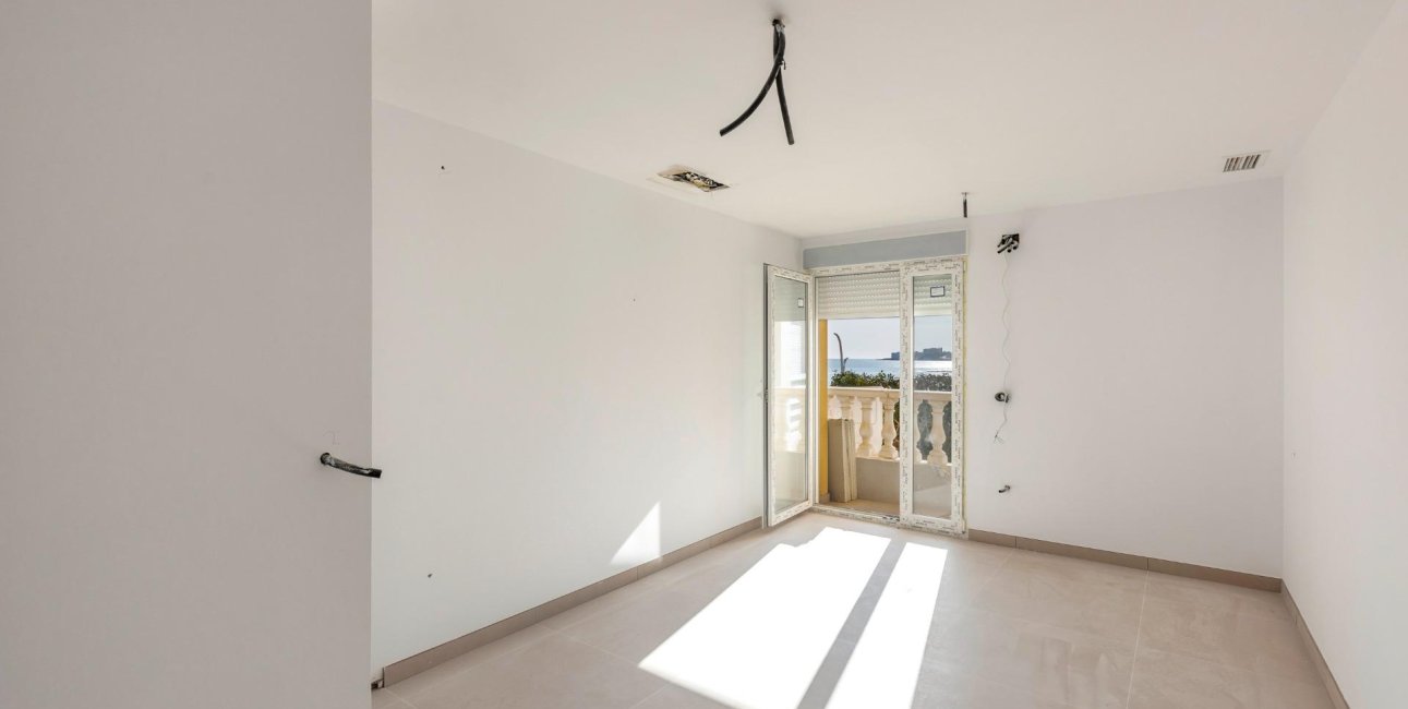 Resale - Apartment / flat -
Torrevieja - La Mata pueblo