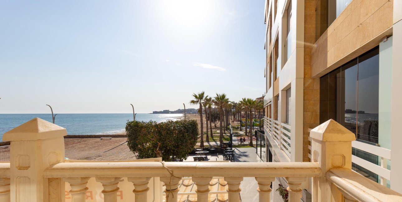 Resale - Apartment / flat -
Torrevieja - La Mata pueblo