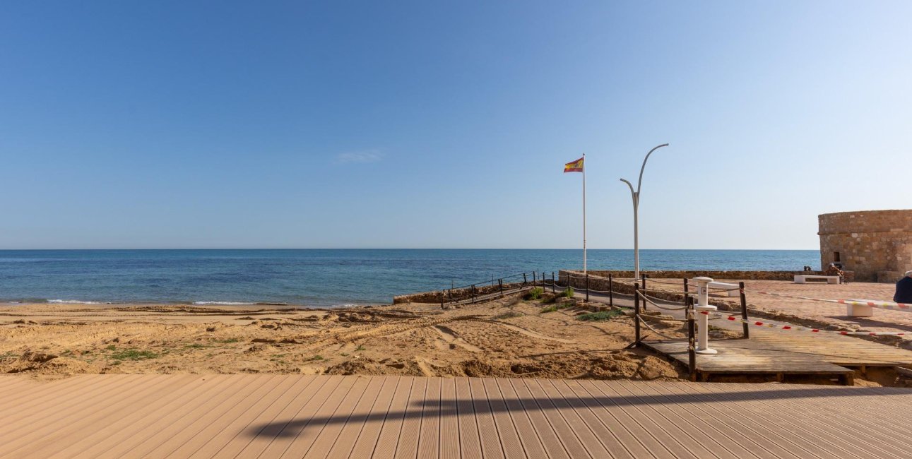 Rynek wtórny - Mieszkanie w bloku -
Torrevieja - La Mata pueblo