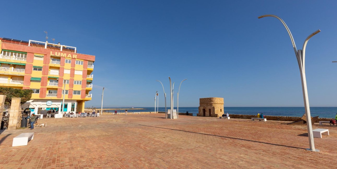 Resale - Apartment / flat -
Torrevieja - La Mata pueblo