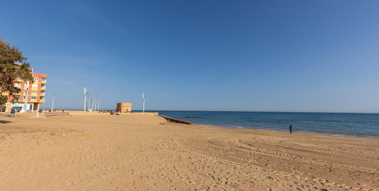 Rynek wtórny - Mieszkanie w bloku -
Torrevieja - La Mata pueblo