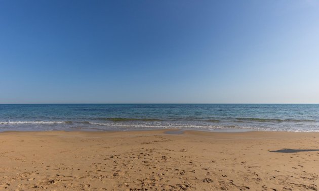 Rynek wtórny - Mieszkanie w bloku -
Torrevieja - La Mata pueblo