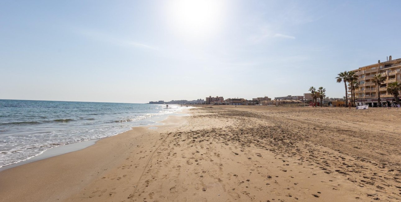 Rynek wtórny - Mieszkanie w bloku -
Torrevieja - La Mata pueblo