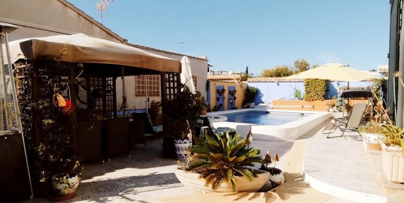 Reventa - Villa -
Orihuela Costa - Playa Flamenca