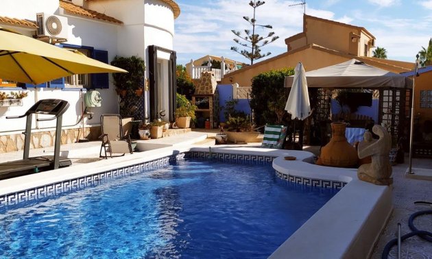 Reventa - Villa -
Orihuela Costa - Playa Flamenca