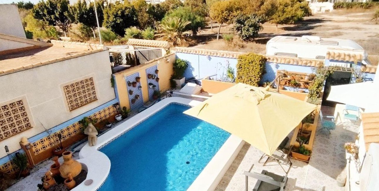 Reventa - Villa -
Orihuela Costa - Playa Flamenca