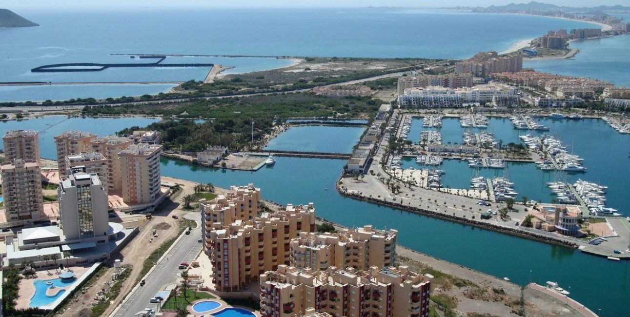 Rynek pierwotny - Mieszkanie w bloku -
La Manga del Mar Menor - La Manga