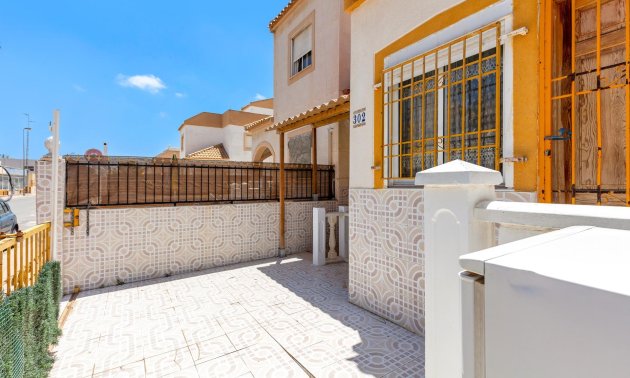 Resale - Townhouse -
Torrevieja - El limonar