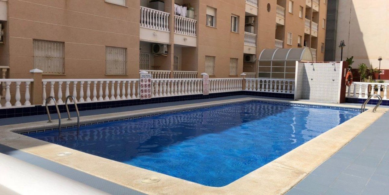 Resale - Apartment / flat -
Torrevieja - Playa del cura