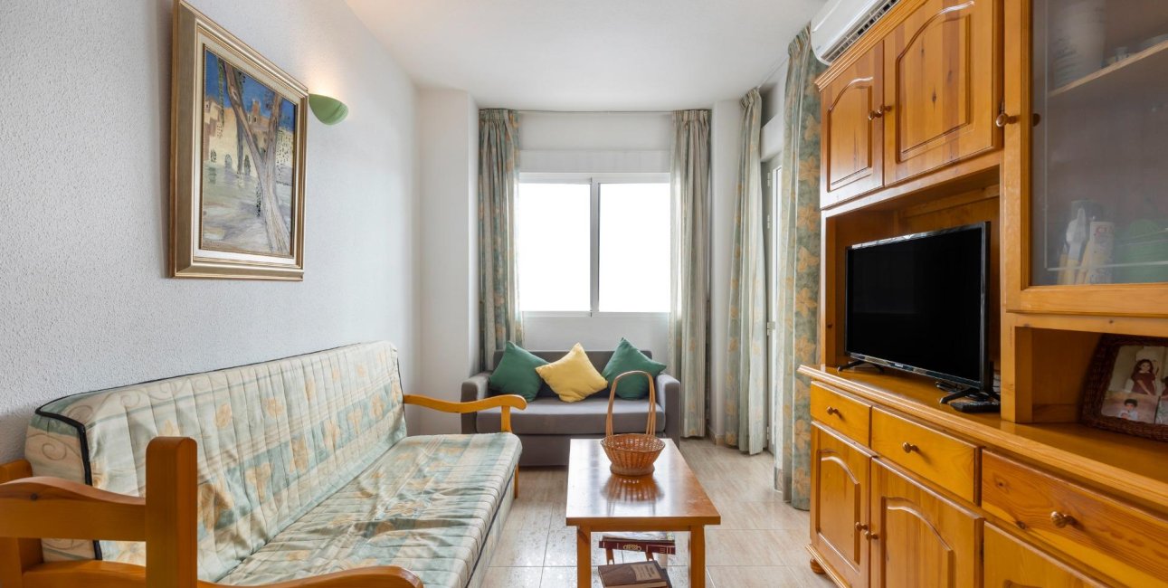 Resale - Apartment / flat -
Torrevieja - Playa del cura