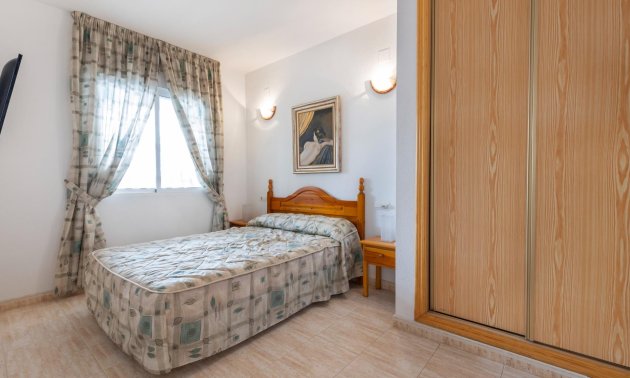 Resale - Apartment / flat -
Torrevieja - Playa del cura