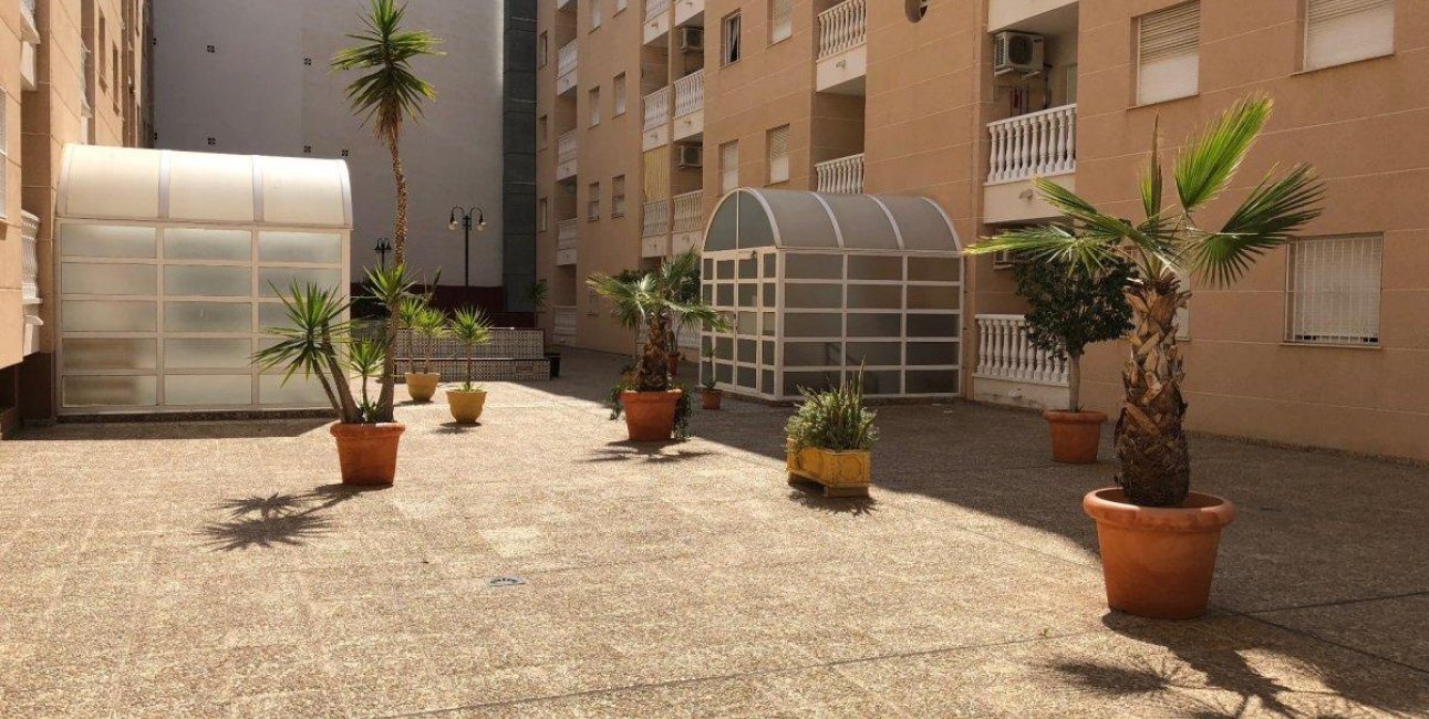 Resale - Apartment / flat -
Torrevieja - Playa del cura