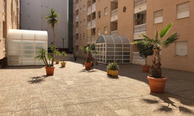 Resale - Apartment / flat -
Torrevieja - Playa del cura