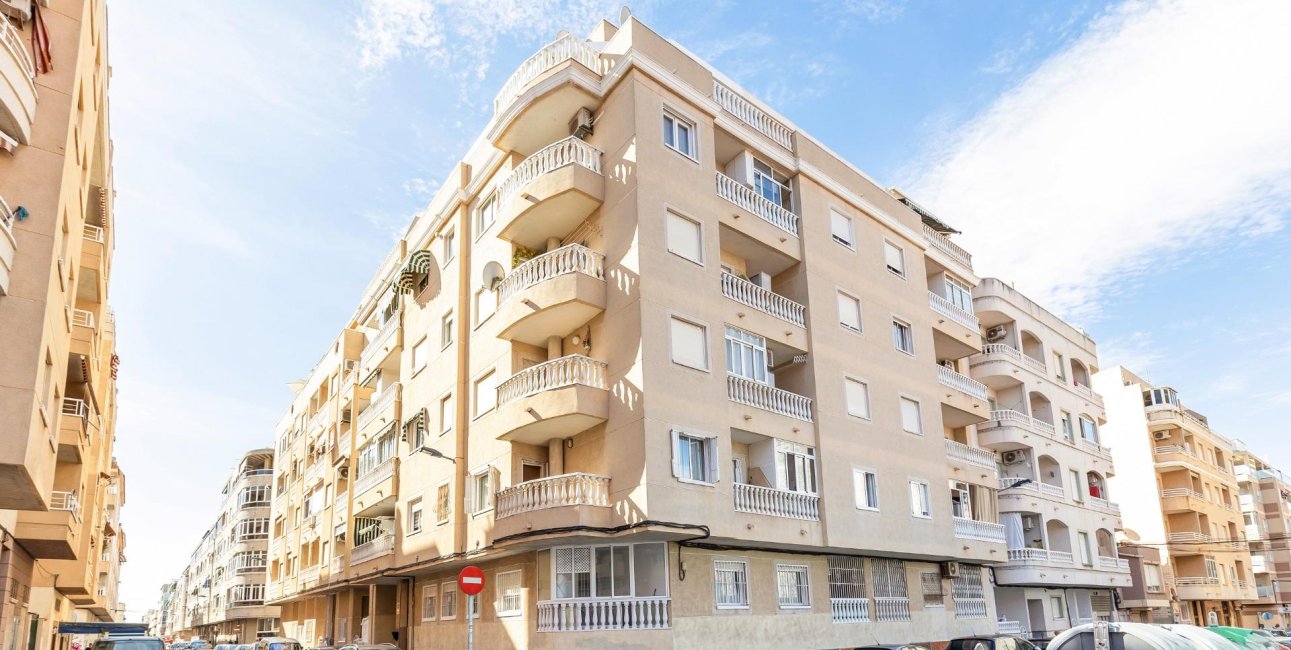 Resale - Apartment / flat -
Torrevieja - Centro