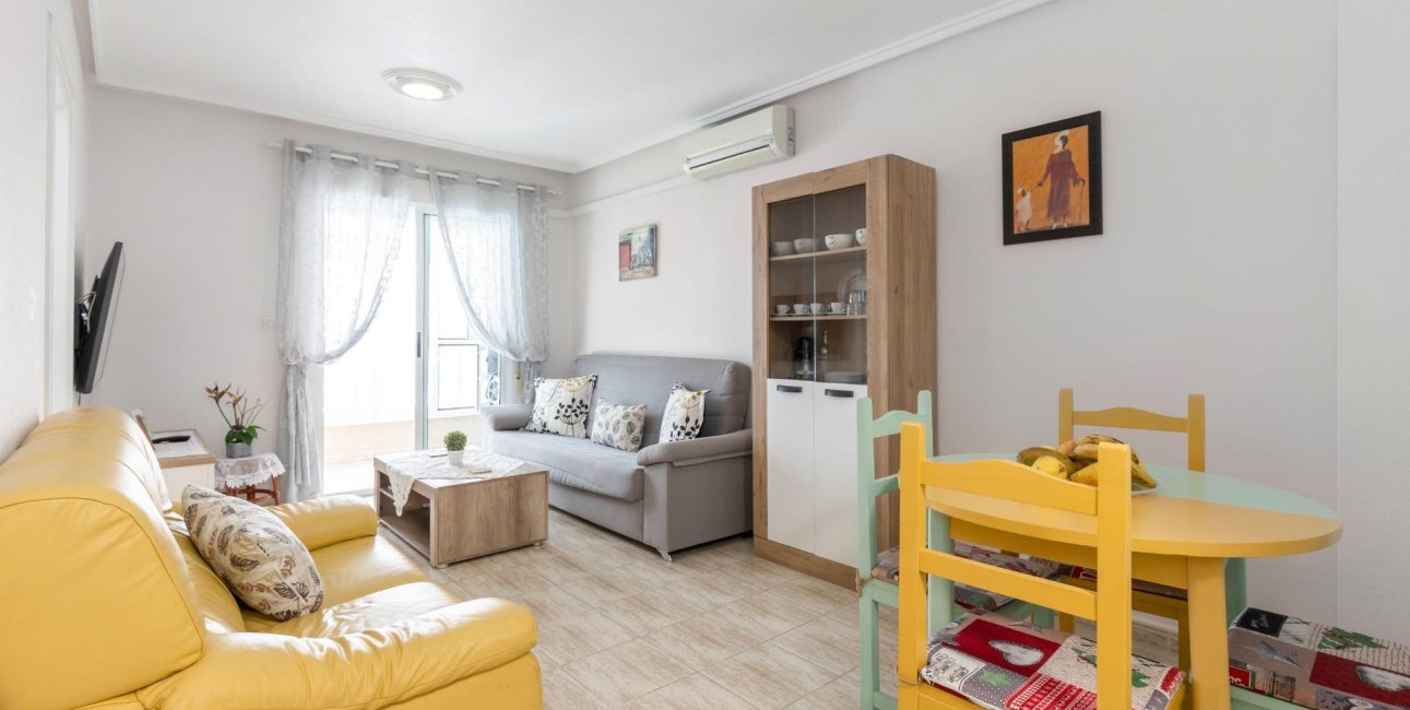 Resale - Apartment / flat -
Torrevieja - Centro