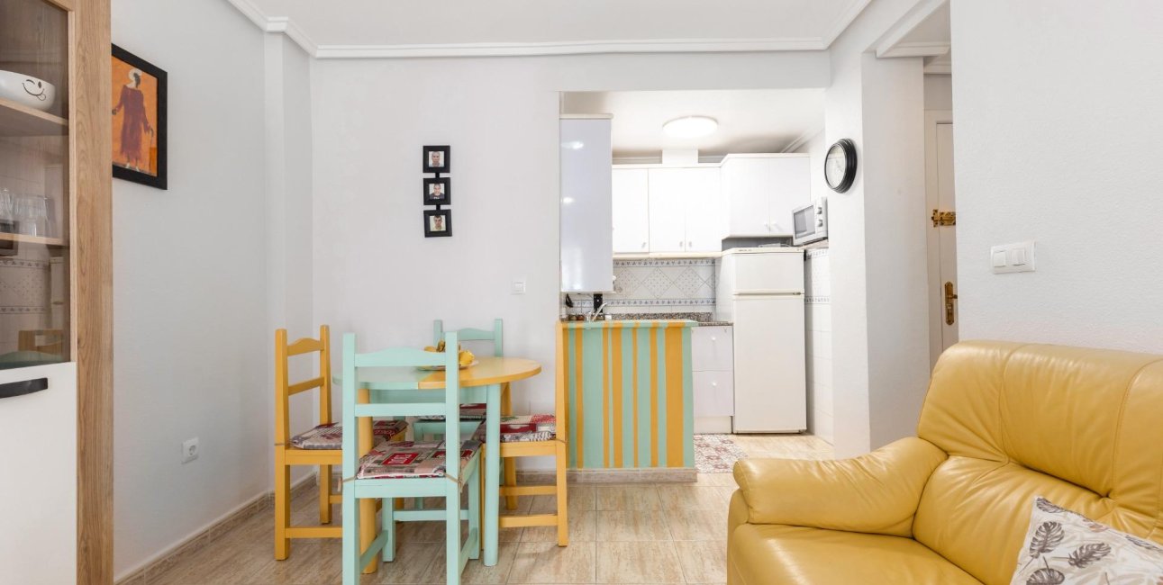 Resale - Apartment / flat -
Torrevieja - Centro