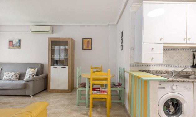 Resale - Apartment / flat -
Torrevieja - Centro