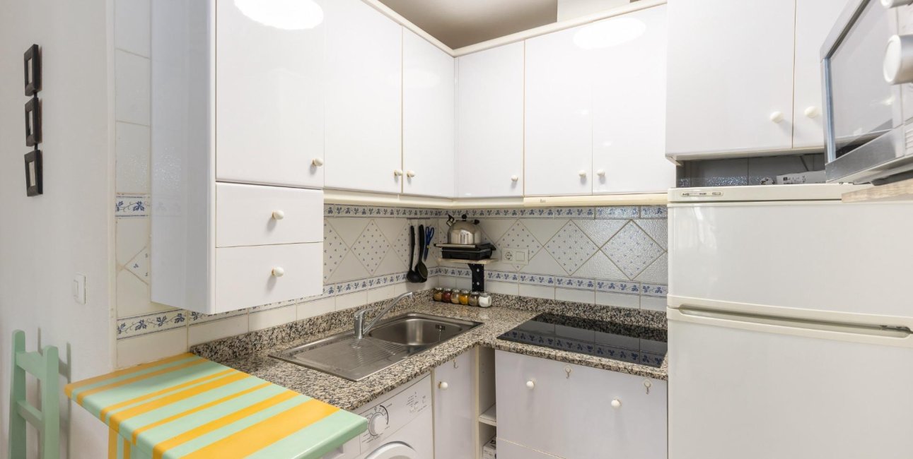 Resale - Apartment / flat -
Torrevieja - Centro