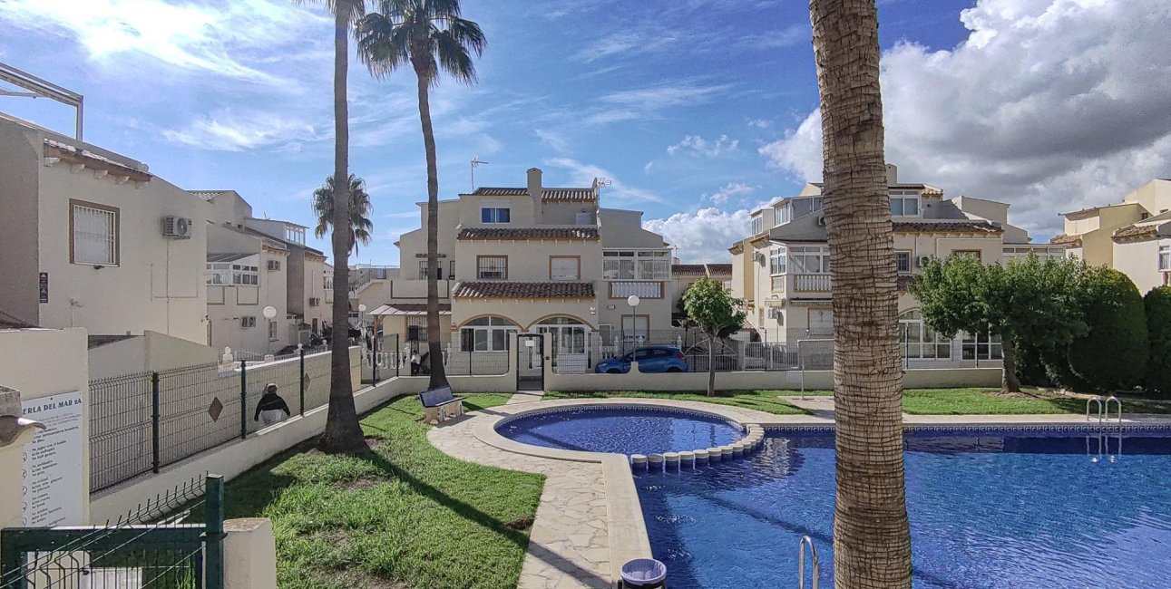 Resale - Quad -
Orihuela Costa - Playa Flamenca