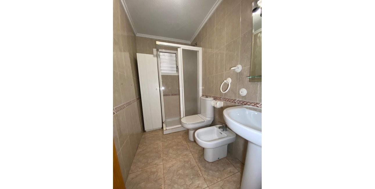 Resale - Apartment / flat -
Torrevieja - Estacion de autobuses