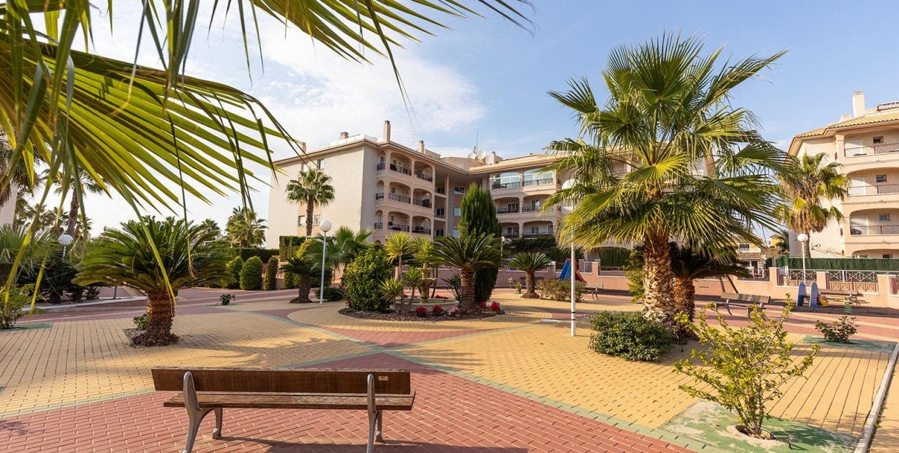 Reventa - Ático -
Orihuela Costa - Playa Flamenca