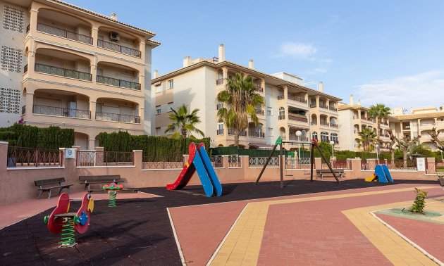 Reventa - Ático -
Orihuela Costa - Playa Flamenca