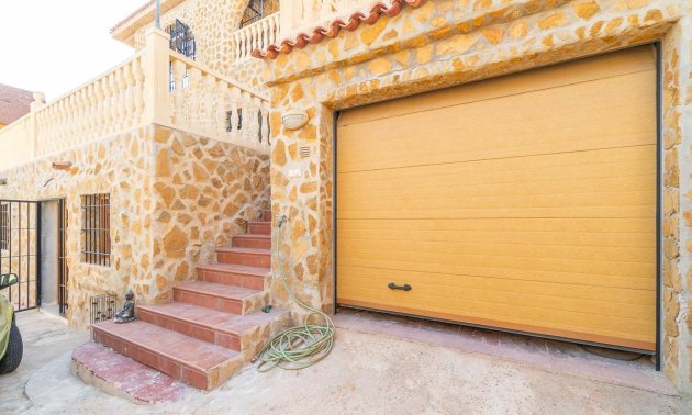 Resale - Villa -
Orihuela Costa - Los Balcones