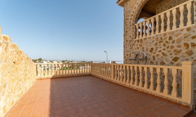 Resale - Villa -
Orihuela Costa - Los Balcones